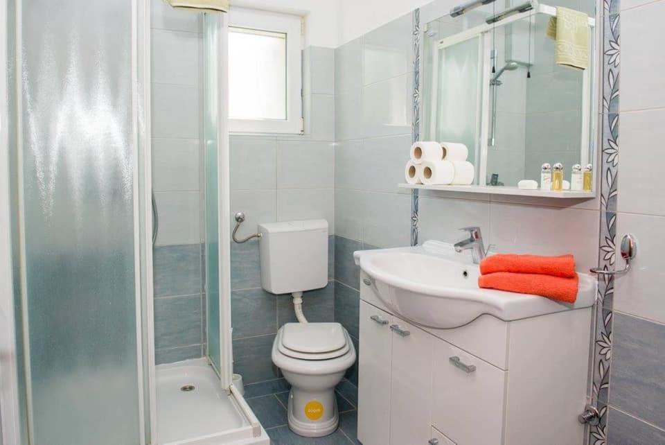 Apartment Vodice - Lovric Exterior foto