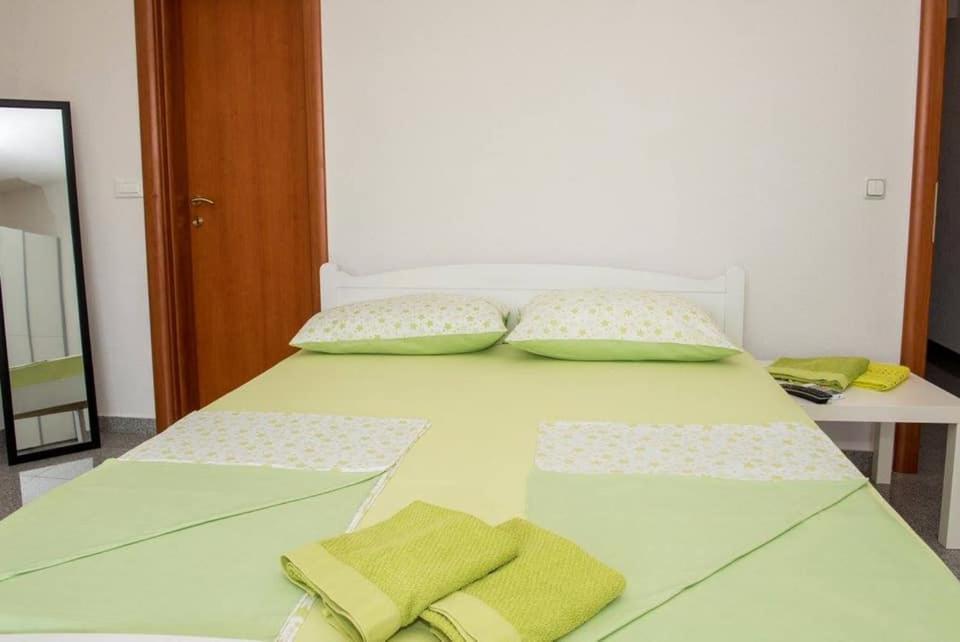 Apartment Vodice - Lovric Exterior foto